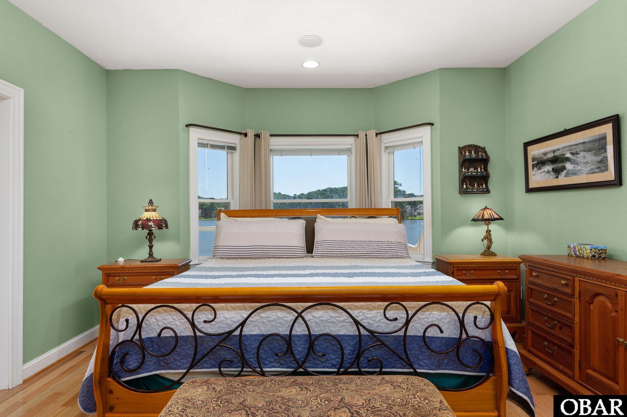 6021 Martins Point Road, Unit 31 Kitty Hawk, NC 27949 - Photo 18 of 50 1st Floor Ensuite