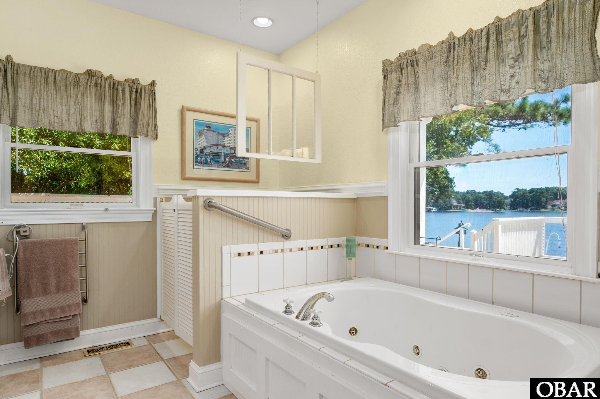 6021 Martins Point Road, Unit 31 Kitty Hawk, NC 27949 - Photo 20 of 50 Jet Tub