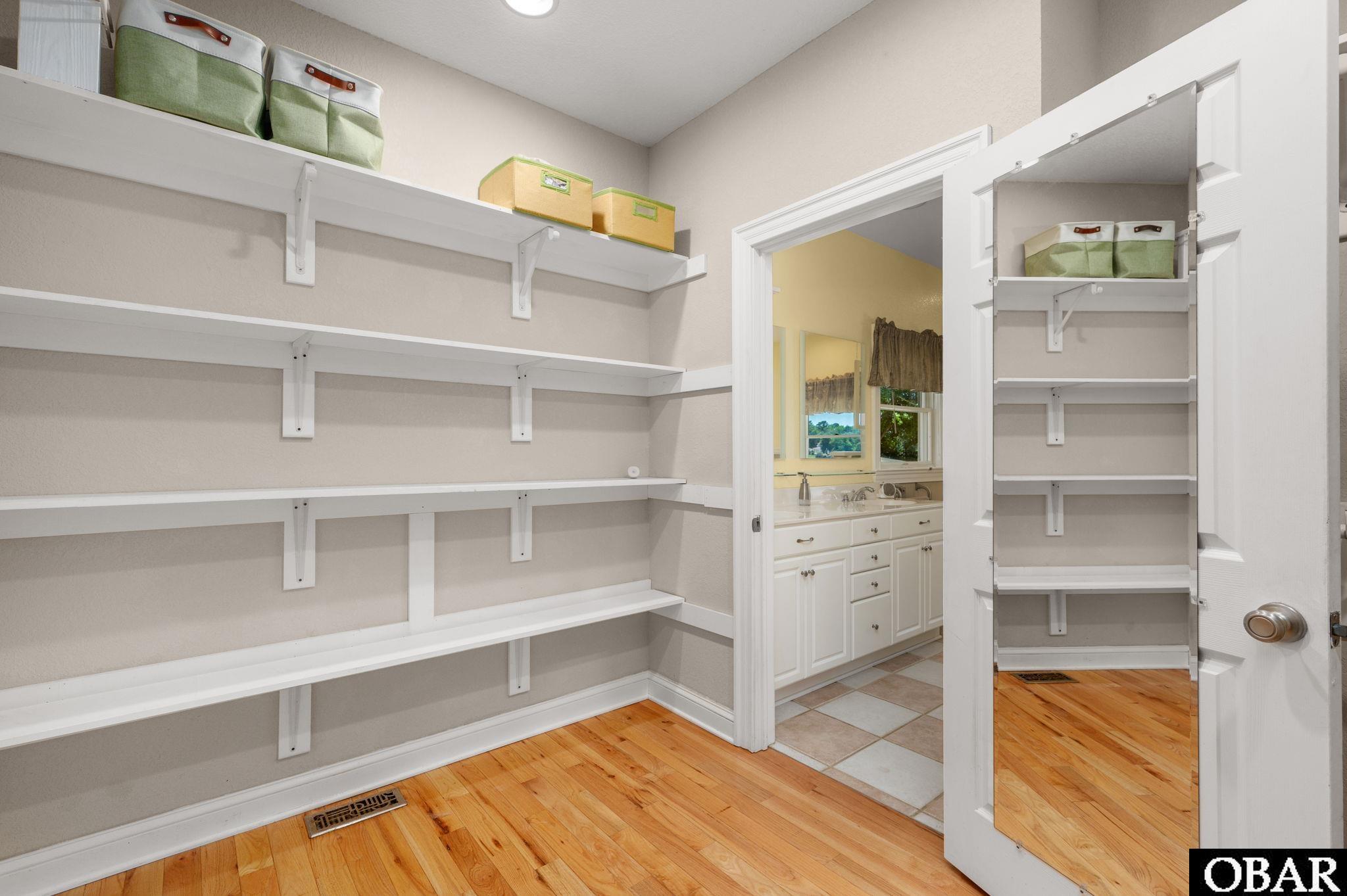 6021 Martins Point Road, Unit 31 Kitty Hawk, NC 27949 - Photo 21 of 50 Walk-in Closet