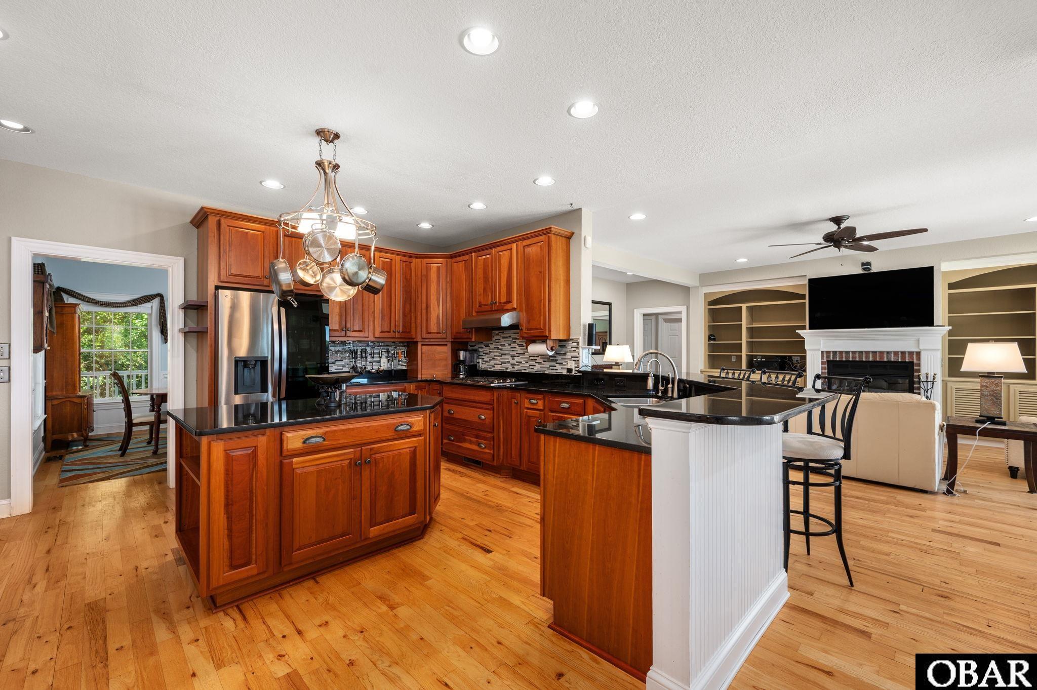 6021 Martins Point Road, Unit 31 Kitty Hawk, NC 27949 - Photo 9 of 50 Kitchen