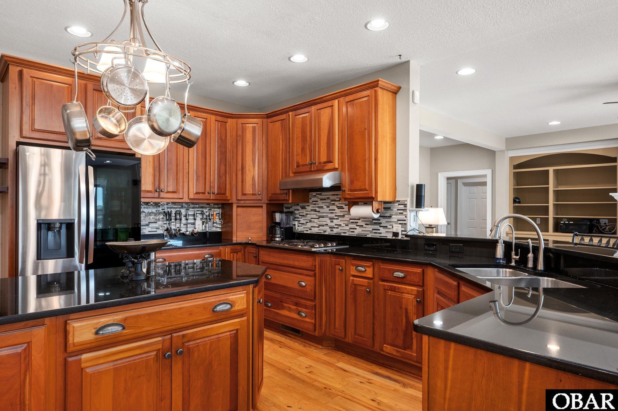 6021 Martins Point Road, Unit 31 Kitty Hawk, NC 27949 - Photo 10 of 50 Granite Countertops
