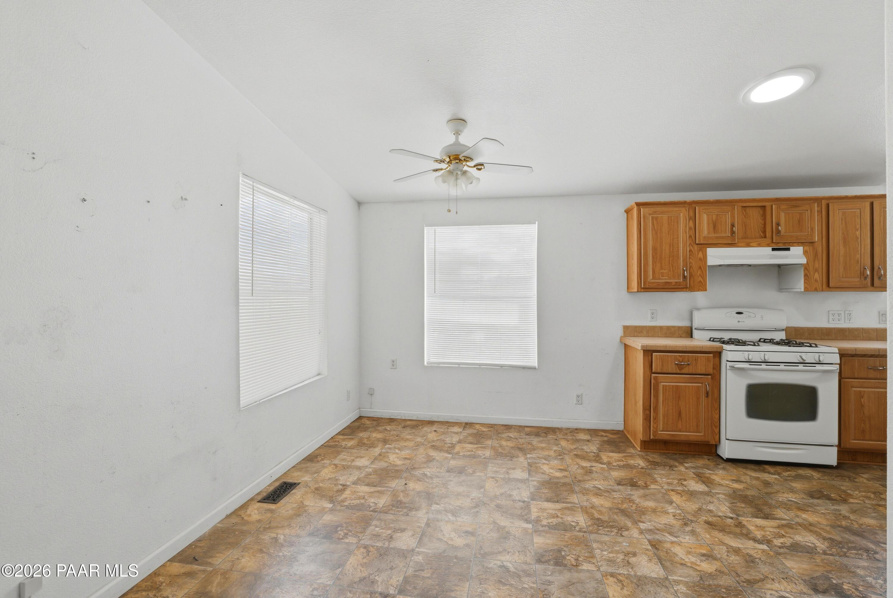 1495 Buffalo Run Road Chino Valley, AZ 86323 - Photo 6 of 32 06-Breakfast Nook