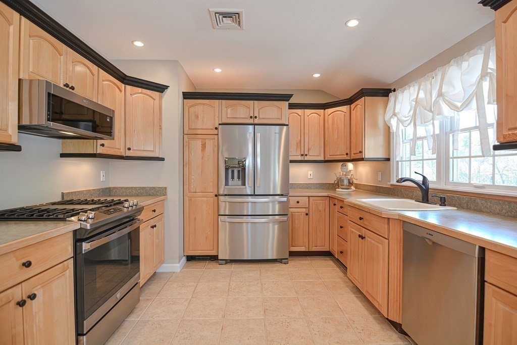 1 Edgewood Road Middleton, MA 01949 - Photo 15 of 42 Gallery Image 15