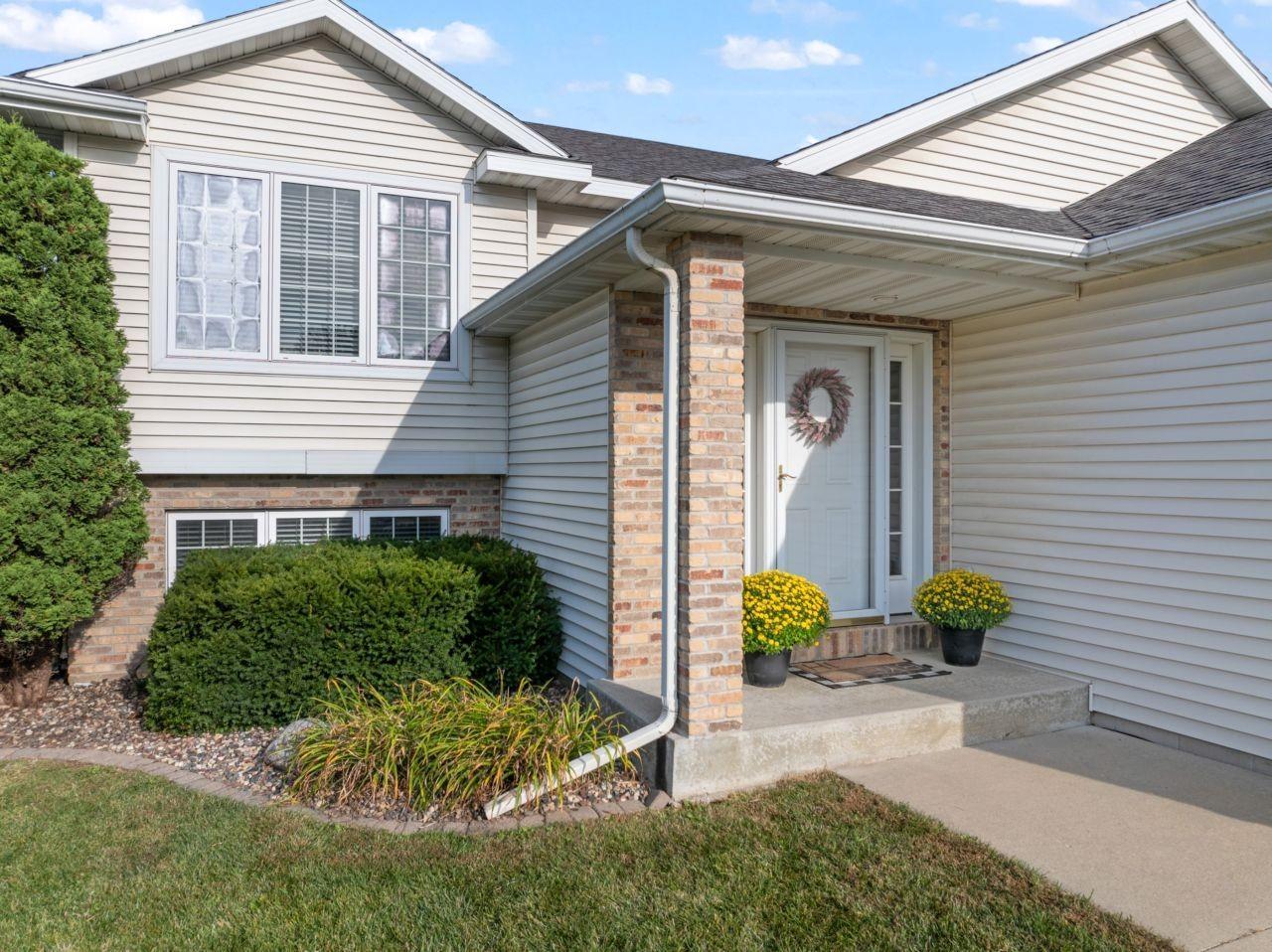 6247 Fairway Drive Northwest Rochester, MN 55901 - Photo 3 of 33