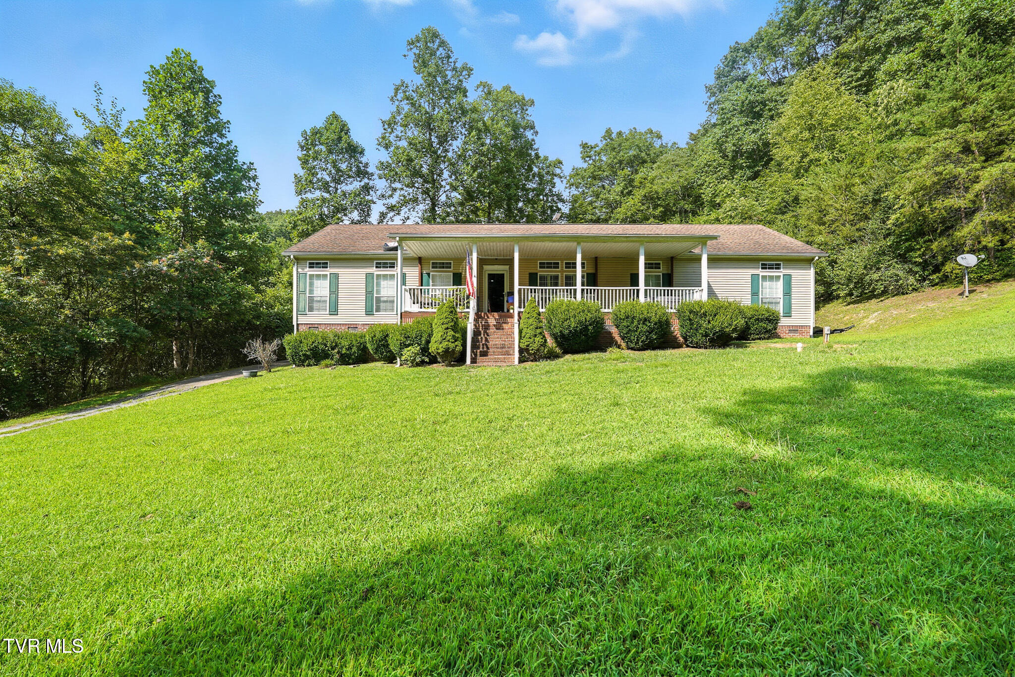 3524 Labrador Road Coeburn, VA 24230 - Photo 3 of 48 IMG_6599