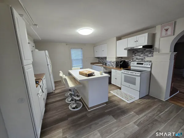 $2,200 | 157 Eastern Avenue, Waterbury, CT 06708