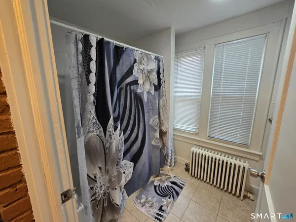 $2,200 | 157 Eastern Avenue, Waterbury, CT 06708