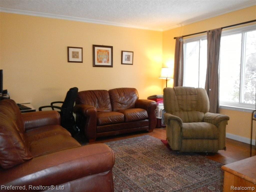 41848 Old Bridge Road Canton, MI 48188 - Photo 13 of 21 Living
