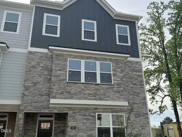 $2,095 | 721 Lucky Clover Way, Fuquay-Varina, NC 27526