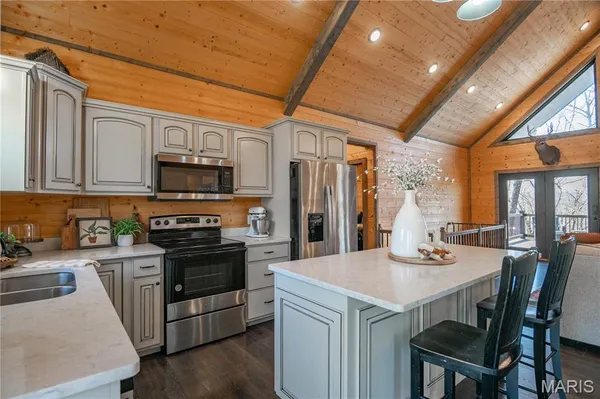 $529,000 | 422 Pea Vine Road, Van Buren, MO 63965