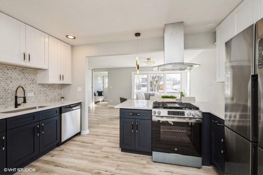 2407 Robin Lane Rolling Meadows, IL 60008 - Photo 8 of 24