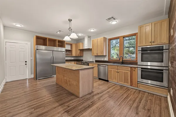 $1,550 | 2508 6th Street, Bay City, TX 77414