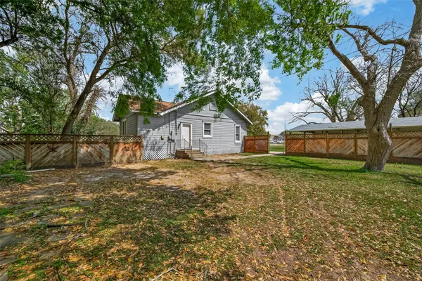 $1,550 | 2508 6th Street, Bay City, TX 77414