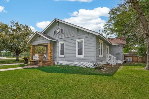 $1,550 | 2508 6th Street, Bay City, TX 77414