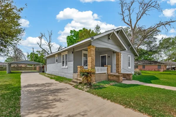 $1,550 | 2508 6th Street, Bay City, TX 77414