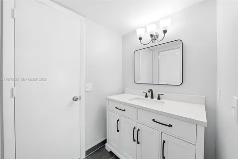 $250,000 | 860 Southeast 6th Avenue, Unit 311, Deerfield Beach, FL 33441