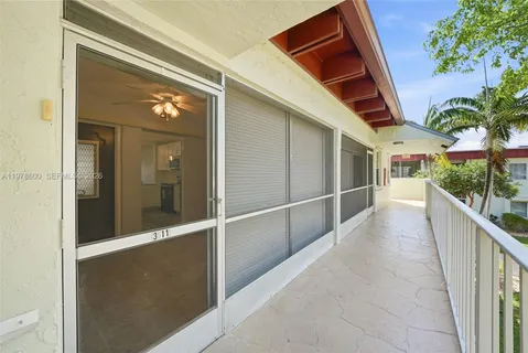 $250,000 | 860 Southeast 6th Avenue, Unit 311, Deerfield Beach, FL 33441