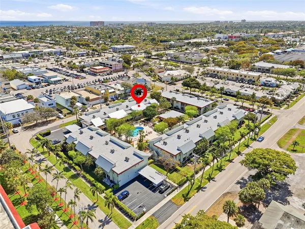 $240,000 | 860 Southeast 6th Avenue, Unit 311, Deerfield Beach, FL 33441