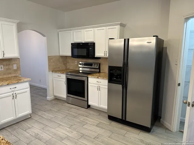 $2,600 | 275 Red Hawk Ridge, San Antonio, TX 78258