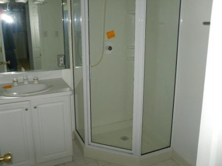 1057 Canterbury Road Grosse Pointe, MI 48236 - Photo 10 of 12 943524-9.JPG