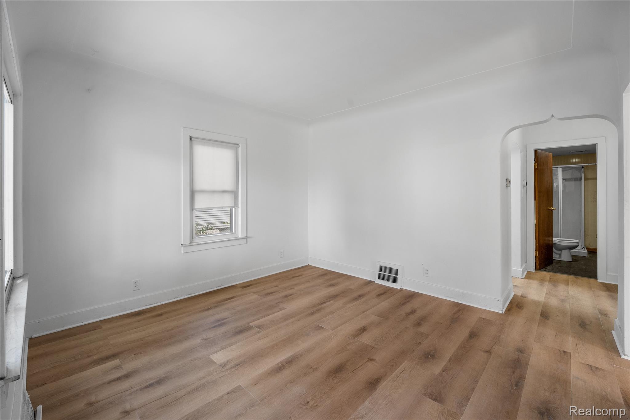 147 Charles Street River Rouge, MI 48218 - Photo 5 of 19 5.jpg