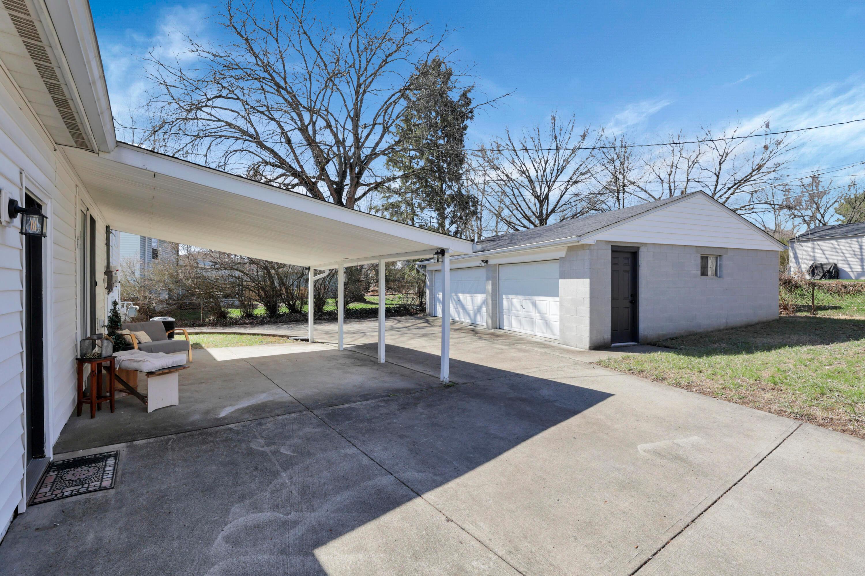 2911 Renfro Road Columbus, OH 43232 - Photo 24 of 31 Three Car Garage