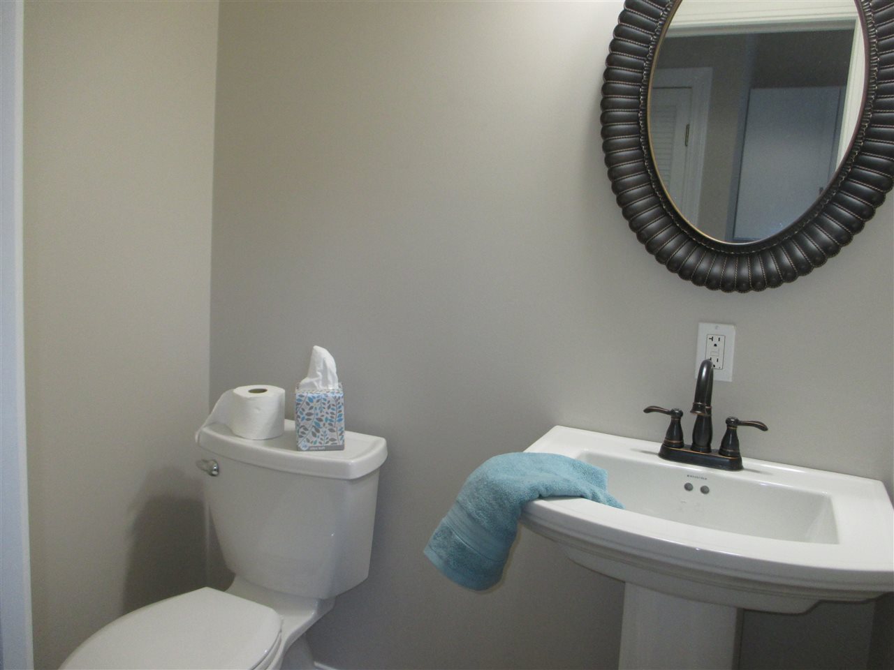9090 Coldwater Road Flushing, MI 48433 - Photo 14 of 18 31398326-13.JPG