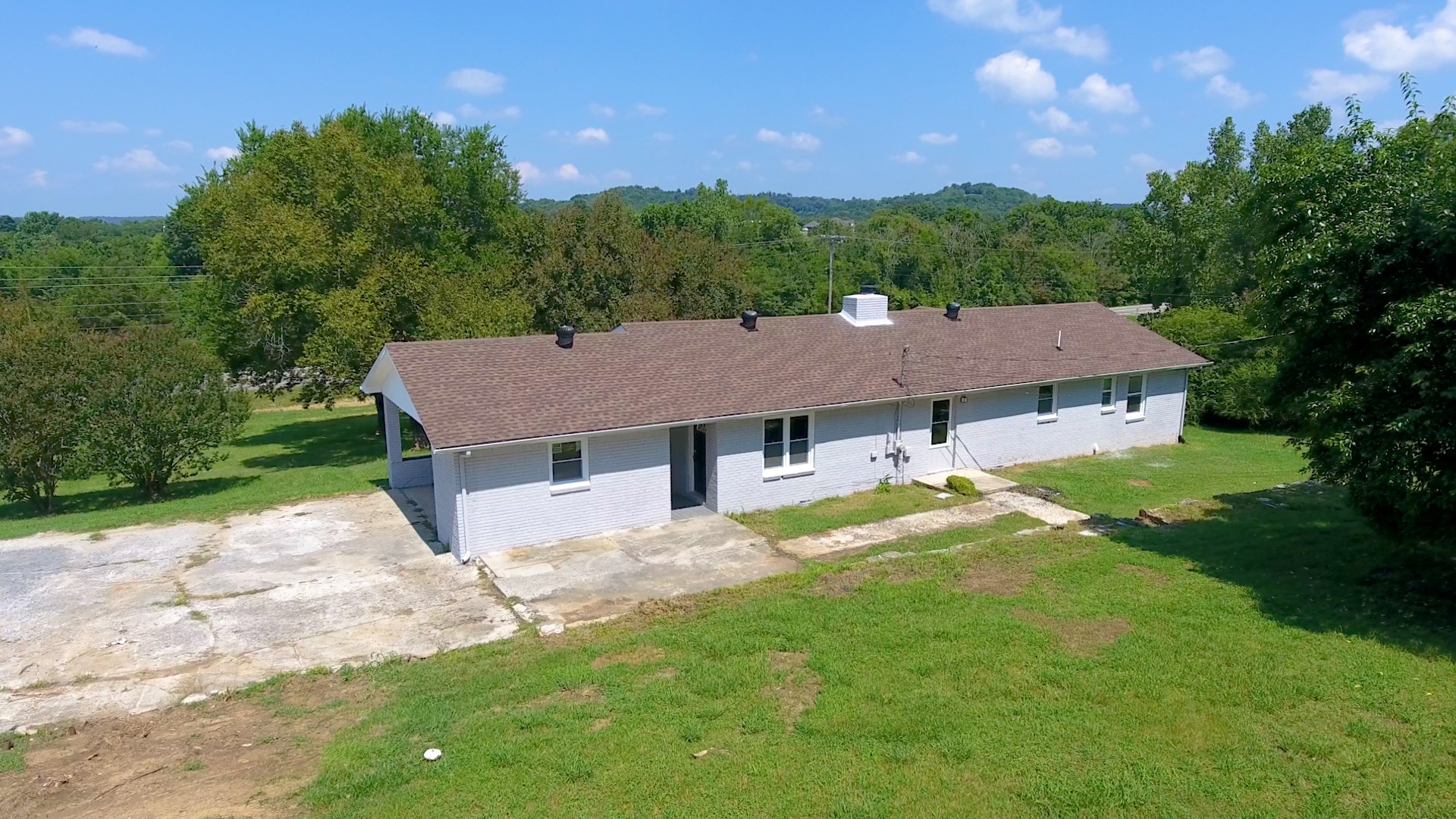 28 Providence Road Fayetteville, TN 37334 - Photo 41 of 48 a aerial view of a house