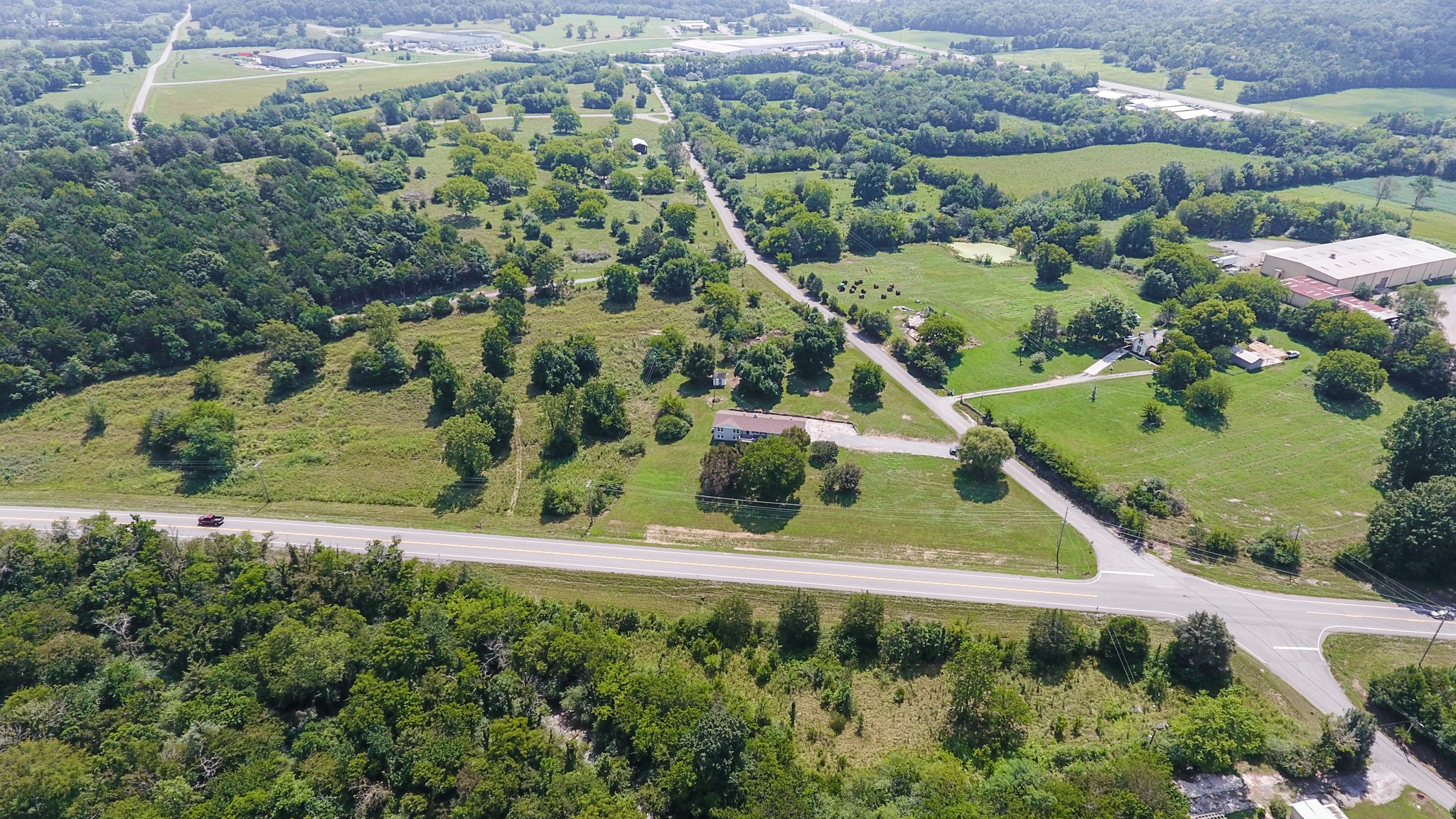 28 Providence Road Fayetteville, TN 37334 - Photo 47 of 48 an aerial view of a residential houses with outdoor space