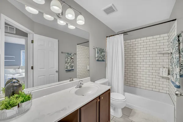 $420,000 | 2418 Montclair Lane, Montgomery, IL 60538