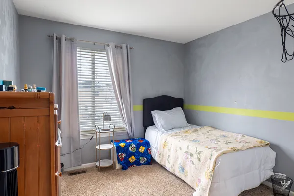 $420,000 | 2418 Montclair Lane, Montgomery, IL 60538