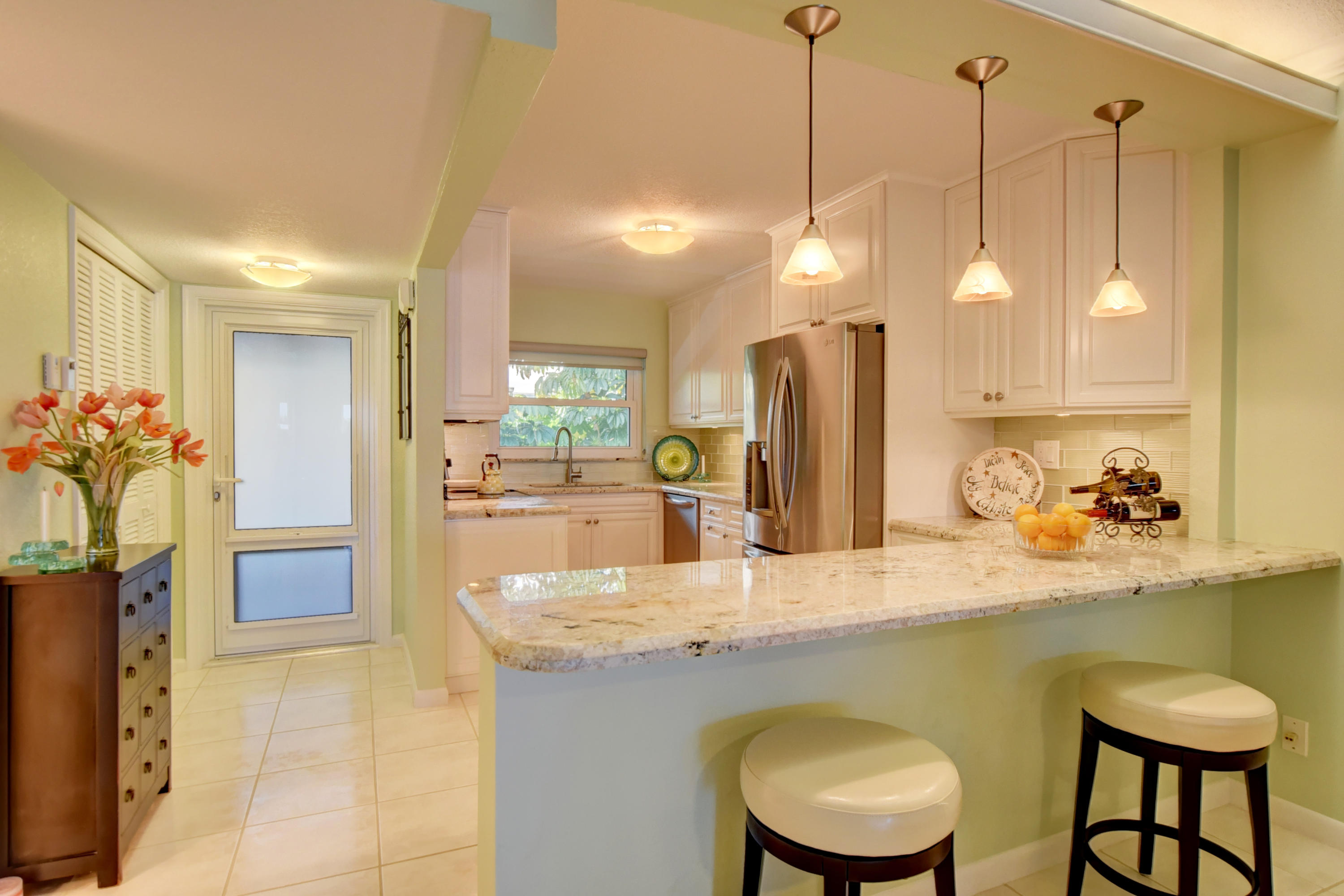 700 Harbour Drive, Unit 3350 Boca Raton, FL 33431 - Photo 5 of 37 Open-kitchen