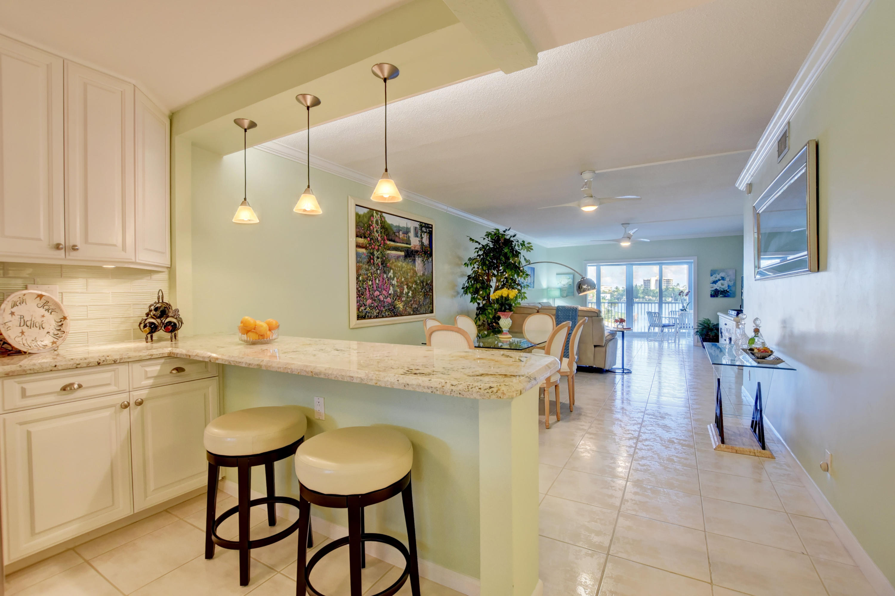 700 Harbour Drive, Unit 3350 Boca Raton, FL 33431 - Photo 8 of 37 Breakfast Bar