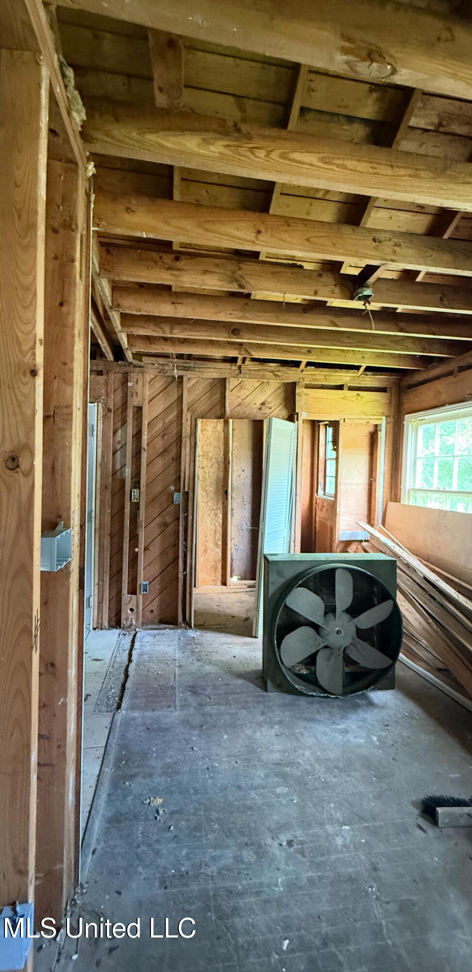 1018 Combs Street Jackson, MS 39204 - Photo 3 of 3 IMG_5451