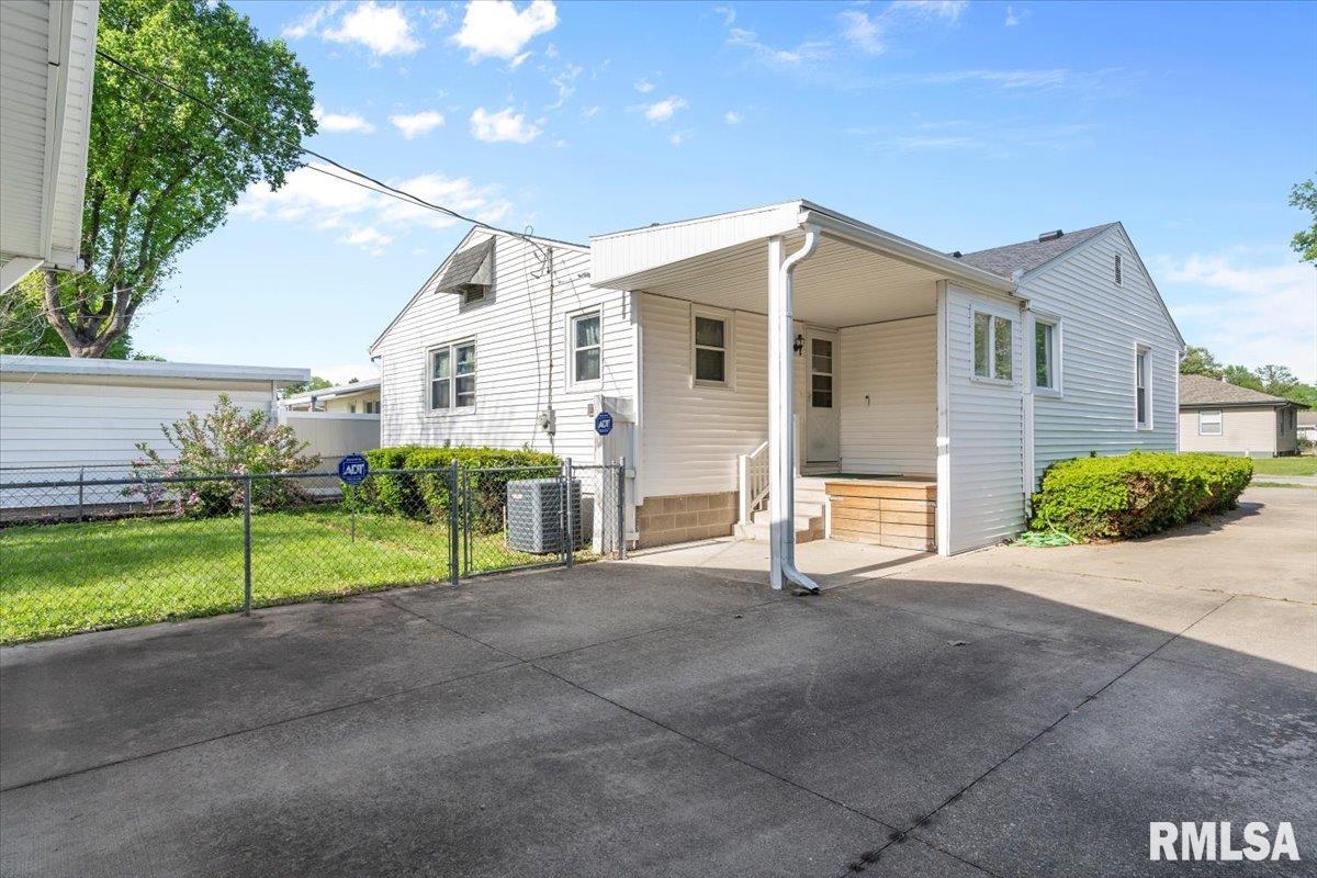 3601 East Hooker Street Springfield, IL 62703 - Photo 19 of 22 Gallery Image 19