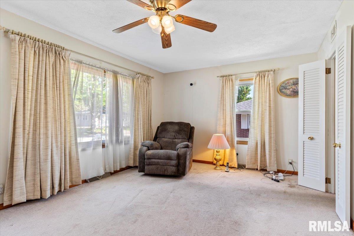 3601 East Hooker Street Springfield, IL 62703 - Photo 3 of 22 Gallery Image 3
