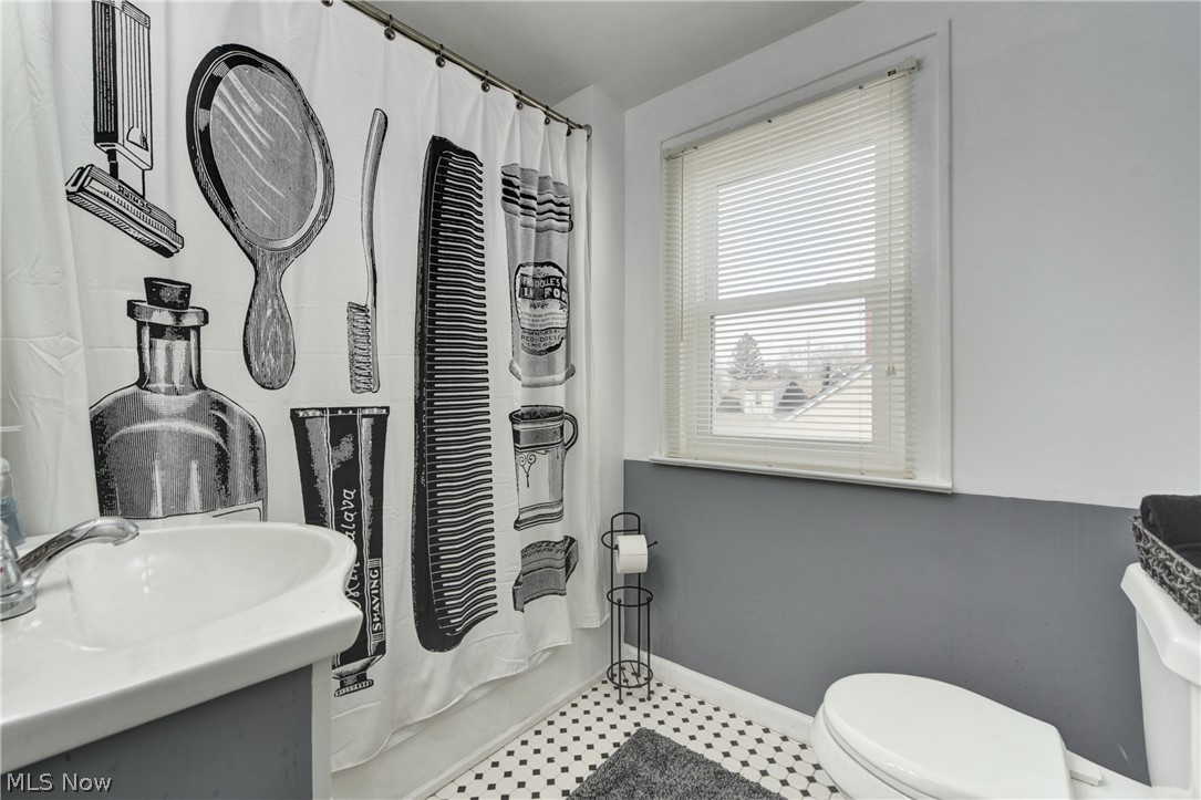 4482 Laurel Road Cleveland, OH 44121 - Photo 19 of 28