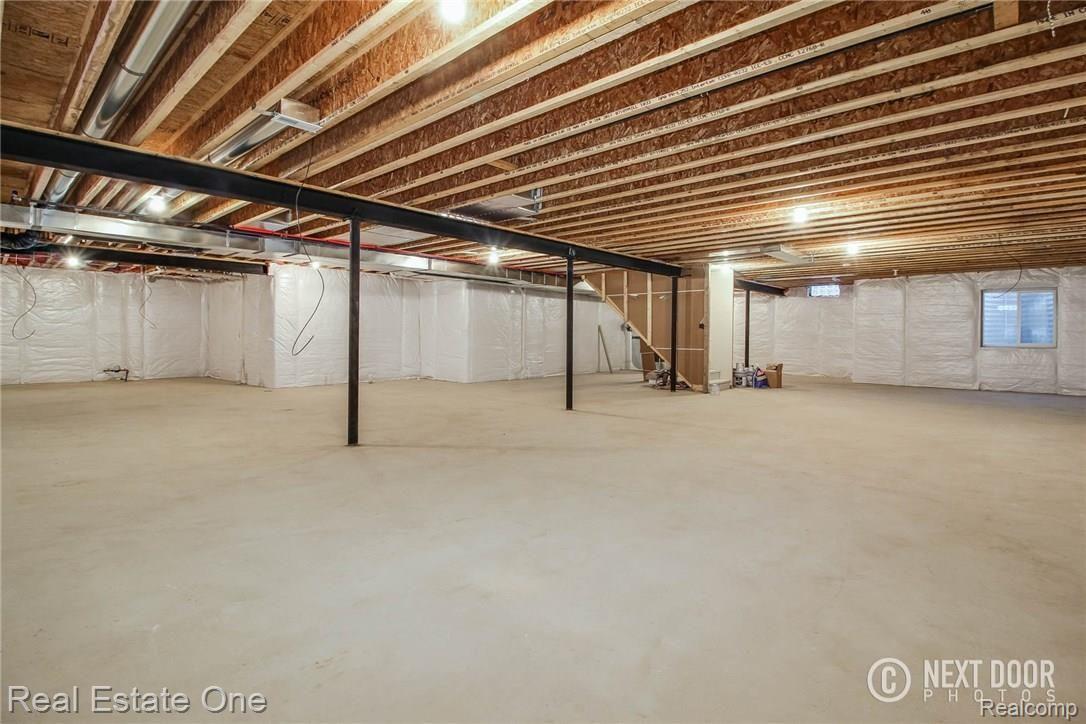 374 Verona Drive Rochester, MI 48307 - Photo 34 of 34 IMG_2219Blended.JPG