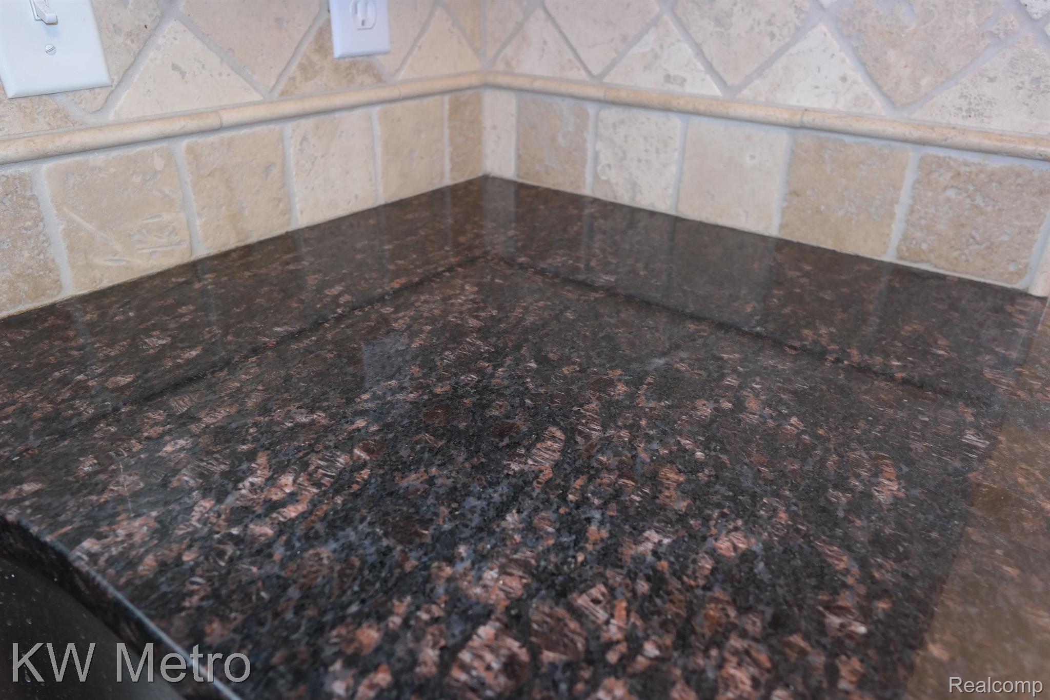 2696 Cumberland Road Berkley, MI 48072 - Photo 9 of 33 Gallery Image 9