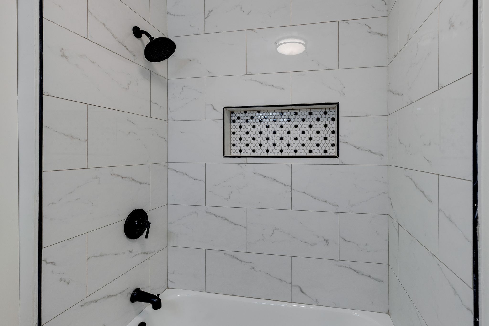 634 North 5th Street Nashville, TN 37207 - Photo 17 of 27 a bathroom with a shower