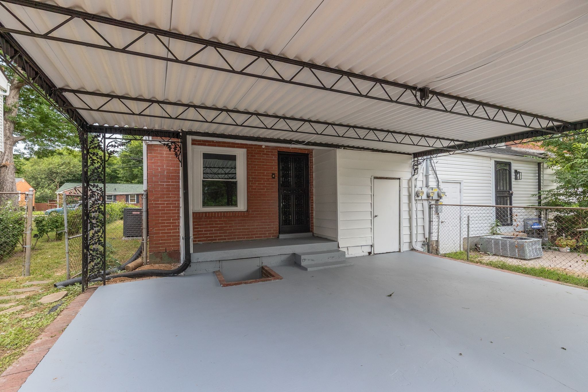 634 North 5th Street Nashville, TN 37207 - Photo 22 of 27 a view of a house with a porch