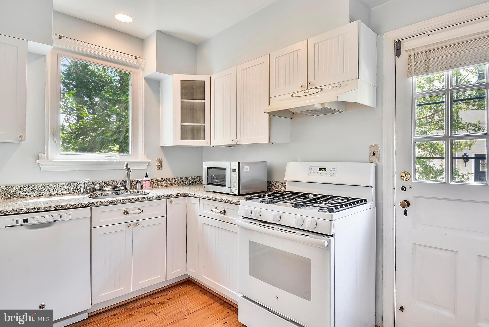 6214 Greentree Road Bethesda, MD 20817 - Photo 8 of 27 Kitchen