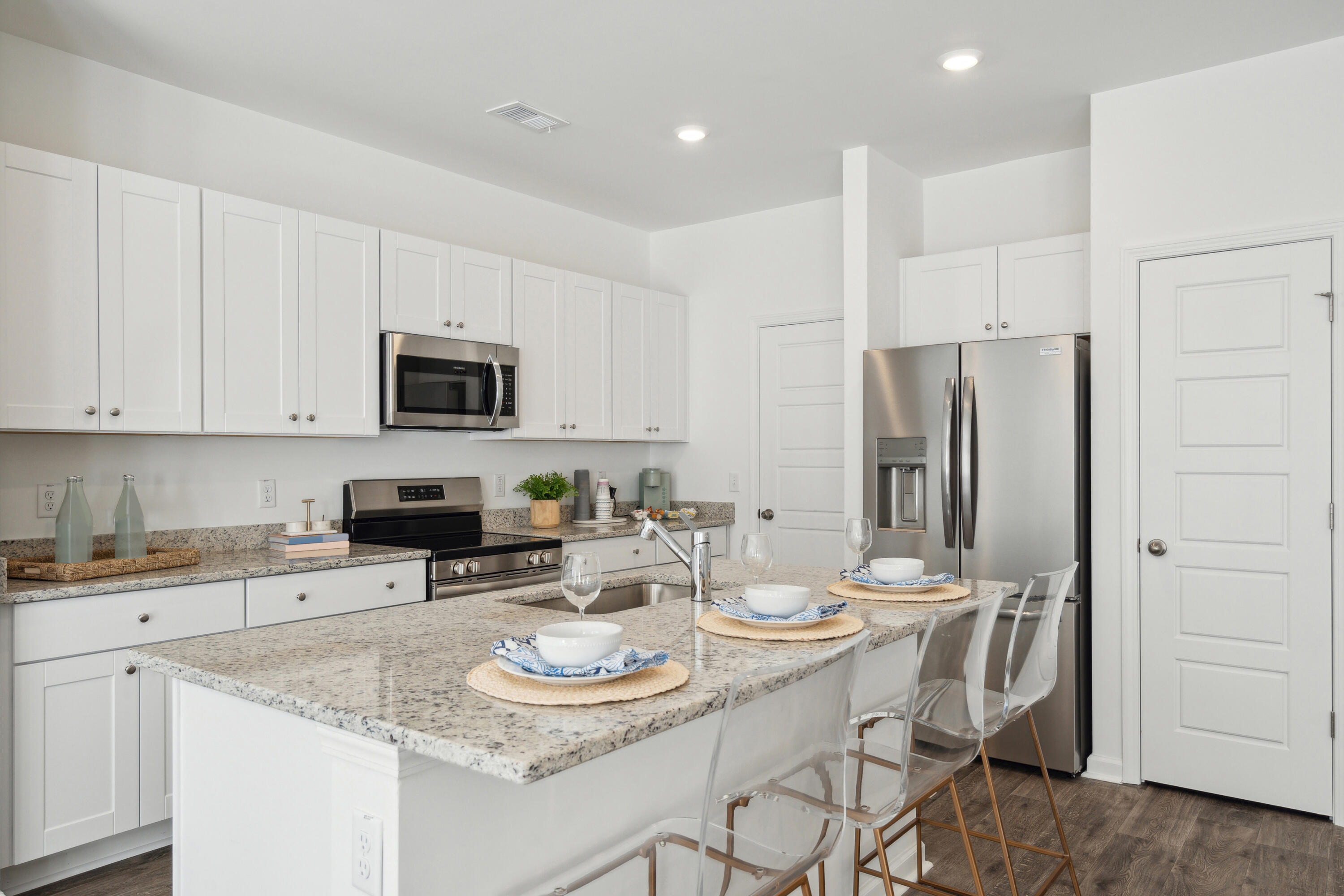 741 Ridgley Drive Summerville, SC 29486 - Photo 4 of 21 5512RubyFallsDr-KeenEyeMarketing-065