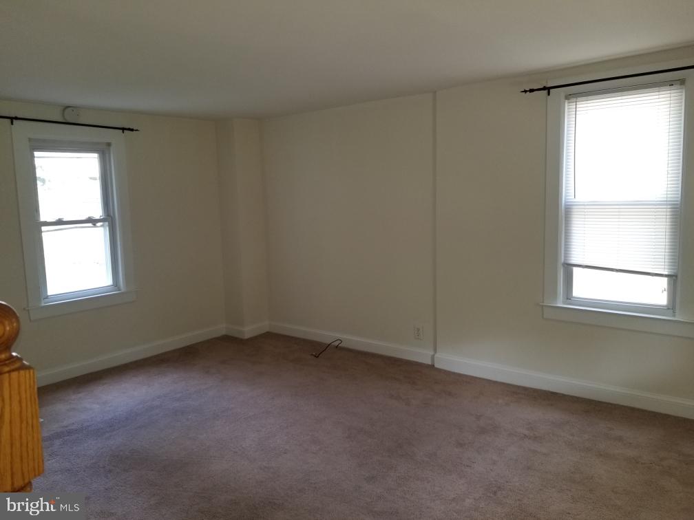 949 Fairview Avenue Wayne, PA 19087 - Photo 2 of 11 an empty room with a window