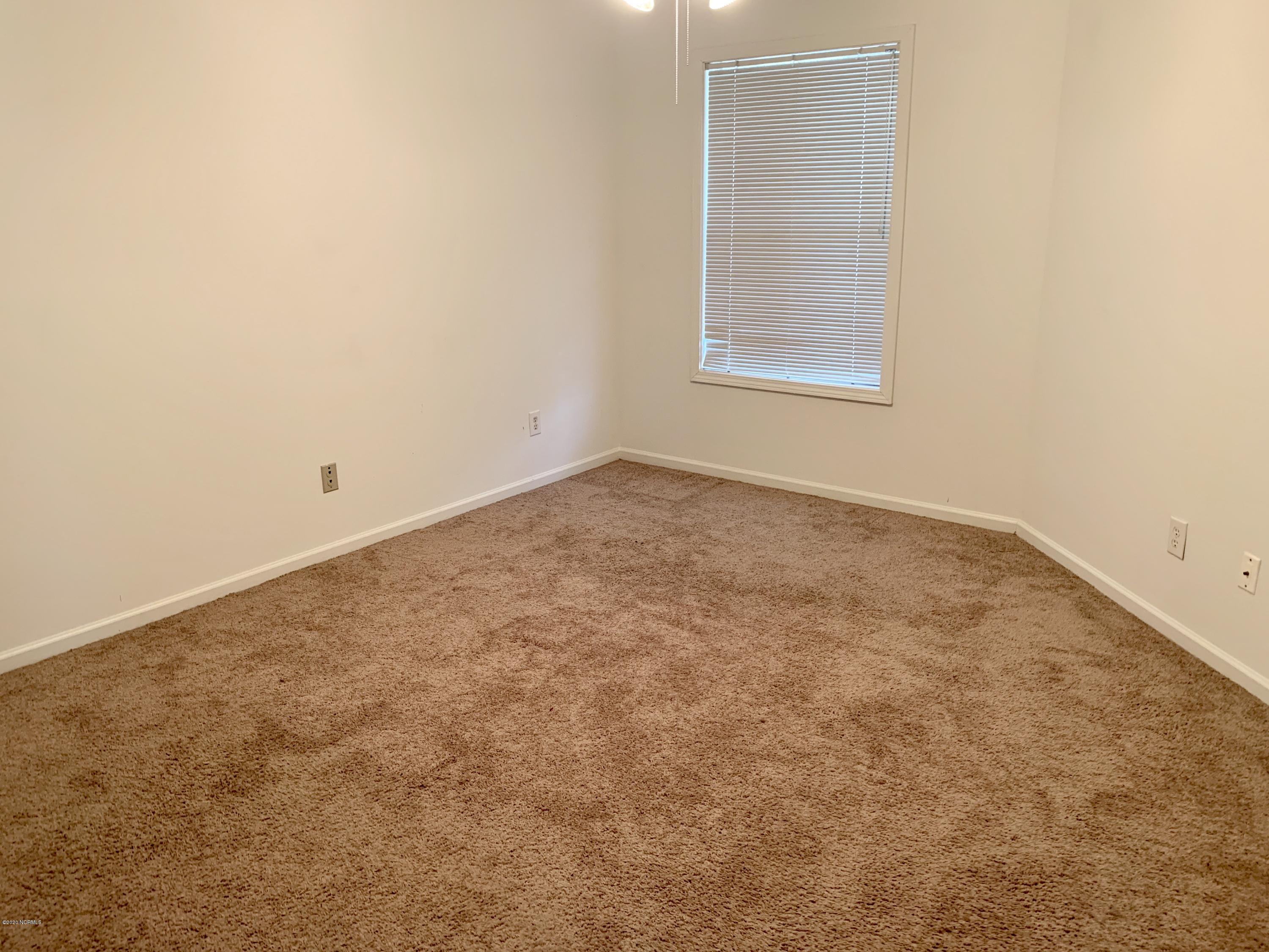 2591 Thackery Road, Unit E Greenville, NC 27858 - Photo 6 of 10 IMG_9708
