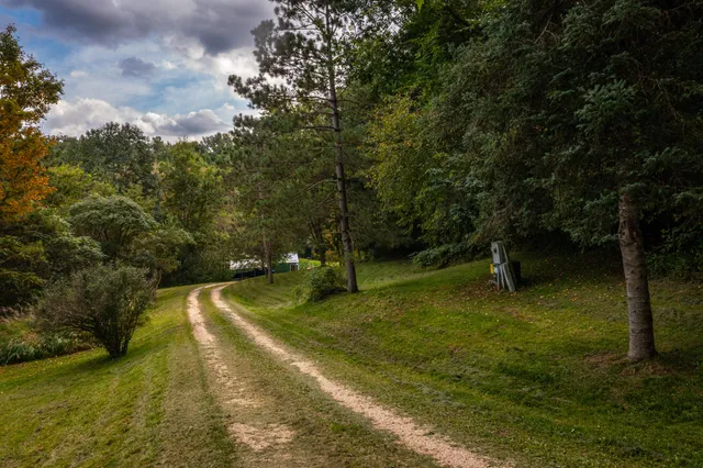 $529,900 | E11330 Allen Road, La Farge, WI 54639