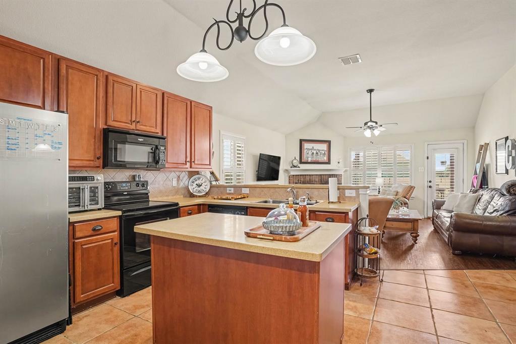 103 George Owens Road Ponder, TX 76259 - Photo 13 of 30 Gallery Image 13