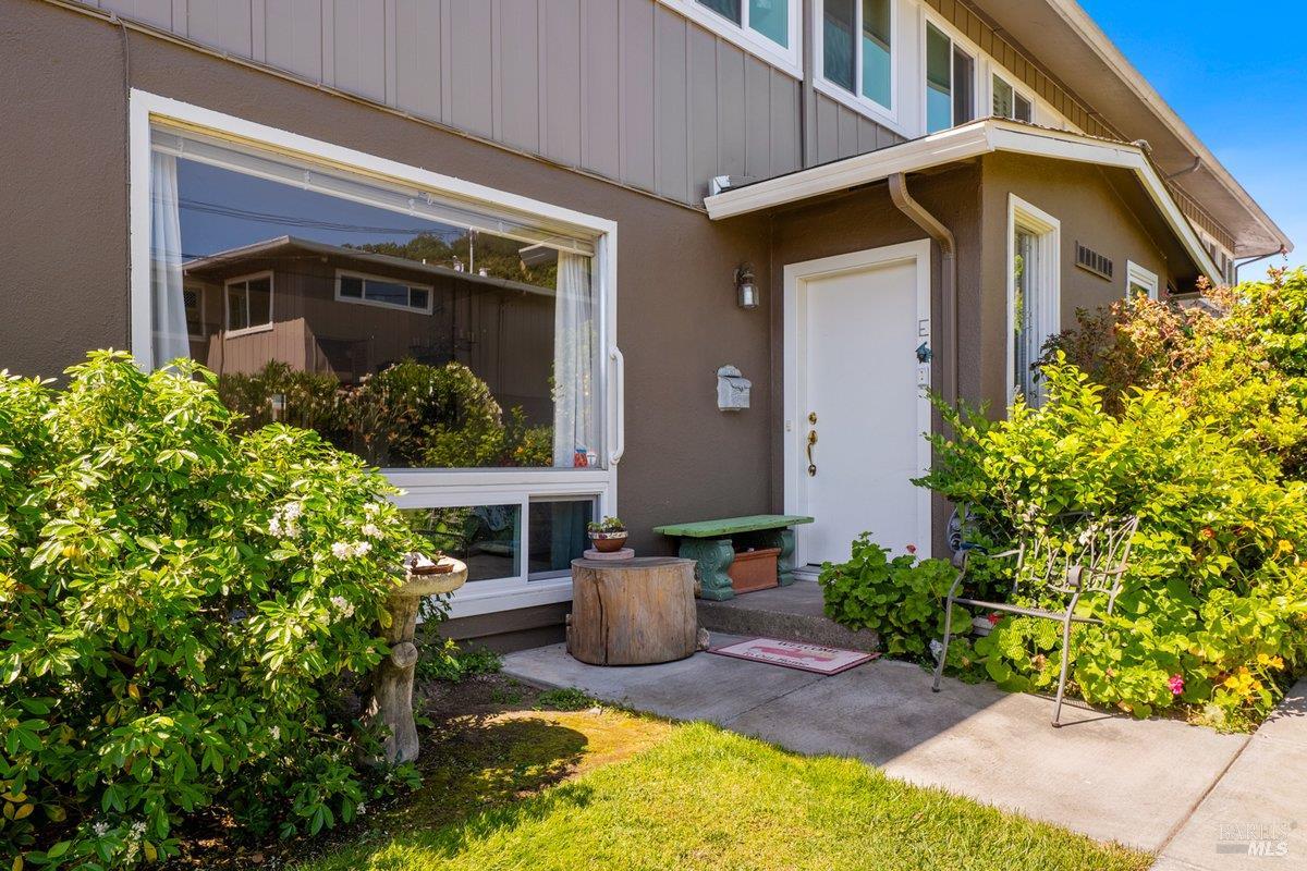 1072 Los Gamos Road, Unit E San Rafael, CA 94903 - Photo 2 of 23