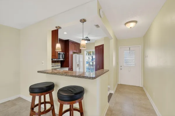 $1,850 | 374 Bennington Lane, Lake Worth, FL 33467