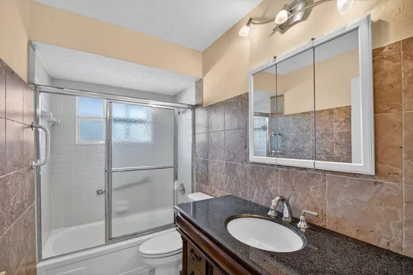 $1,850 | 374 Bennington Lane, Lake Worth, FL 33467